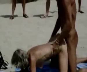 если роговой сука выебанная к общественности. на пляже заваленный она трудно на его собаки, принятых им с кричать во время оргазма подавляю