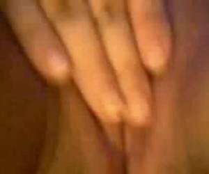 closeup do dedo, porra de um bichano molhado